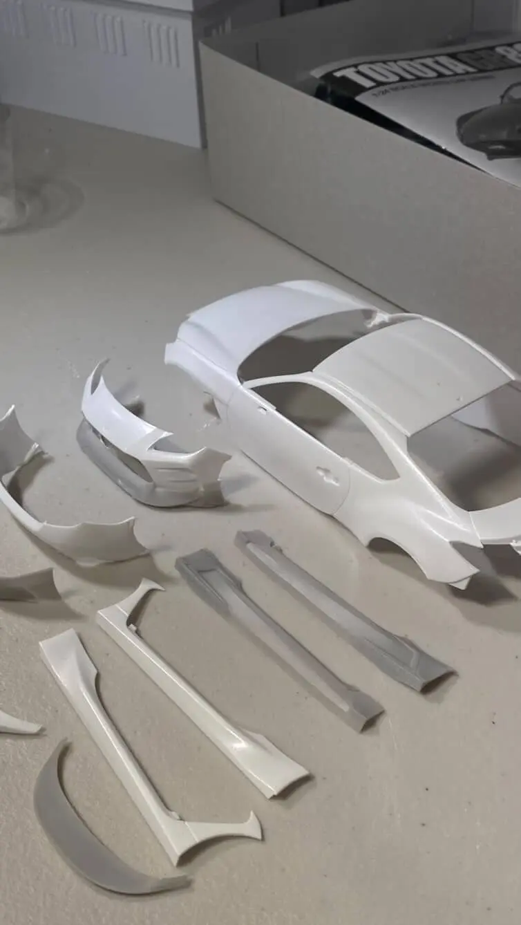 1:24 model car parts – Image 1